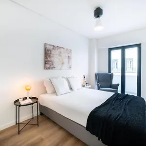 Apartamento Lusiadas 53 2ºd - Beautiful Two-bedroom, Lisboa